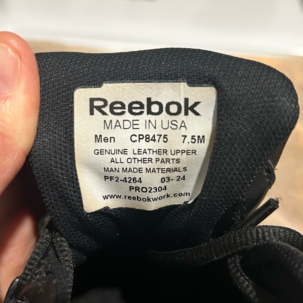 Mens Reebok postal boots - Picture 7 of 7